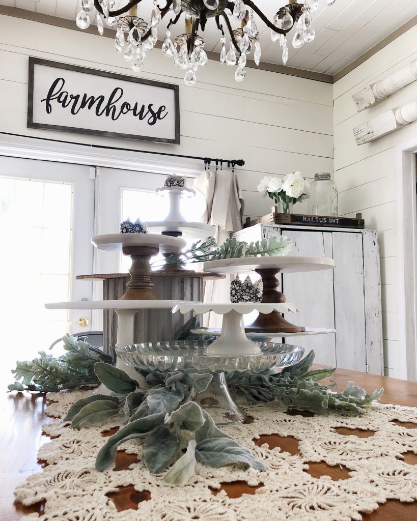 Simple January Farm Table Decor