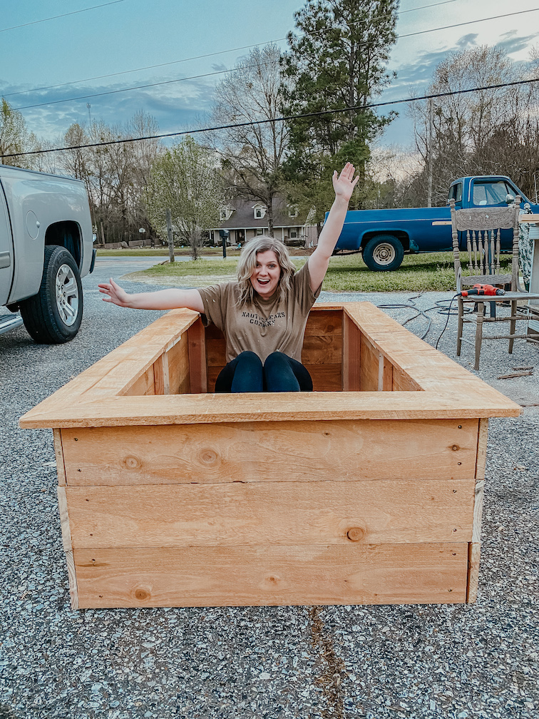 Raised Garden Bed - WoodLogger